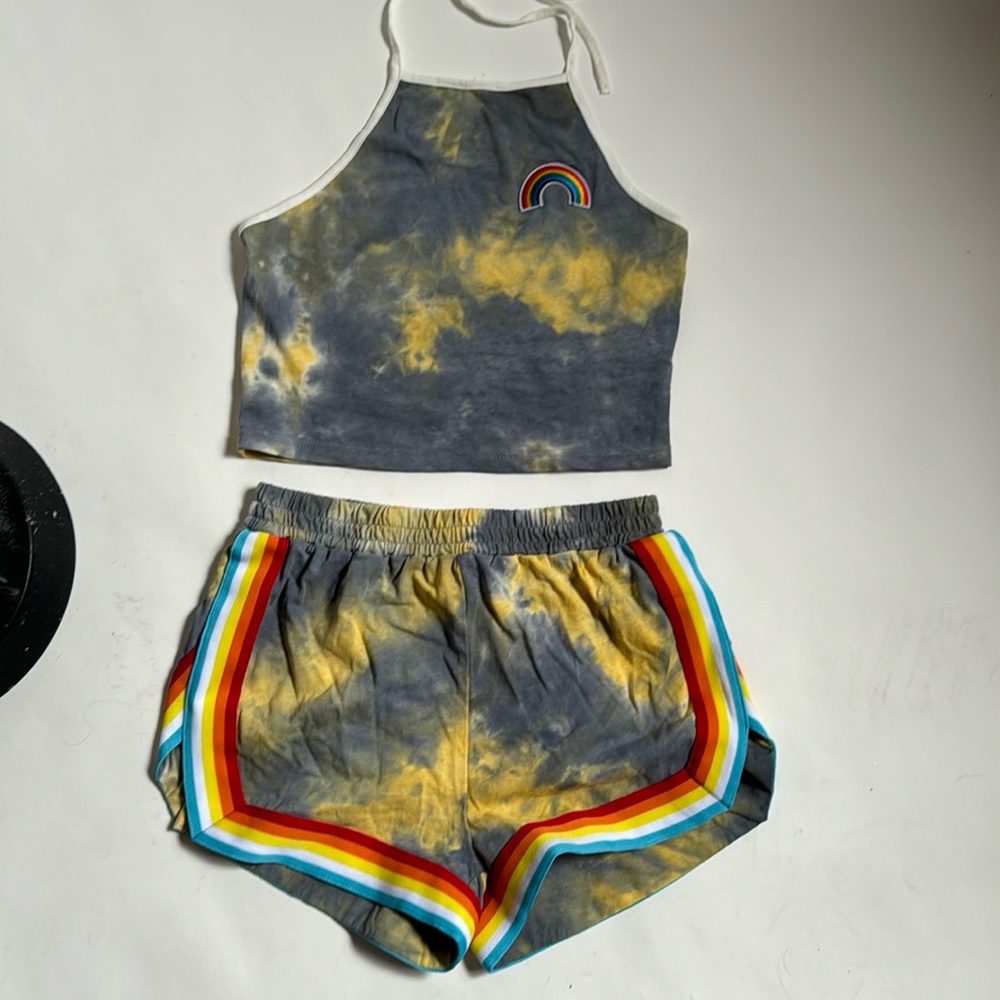 Fun tie dye rainbow set! 🌈